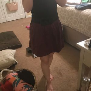 Cranberry pleated skirt with black belt 👗